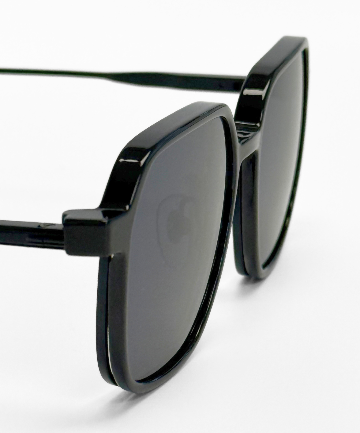 DS5309 - Despada Polarized Clip-On Sunglasses