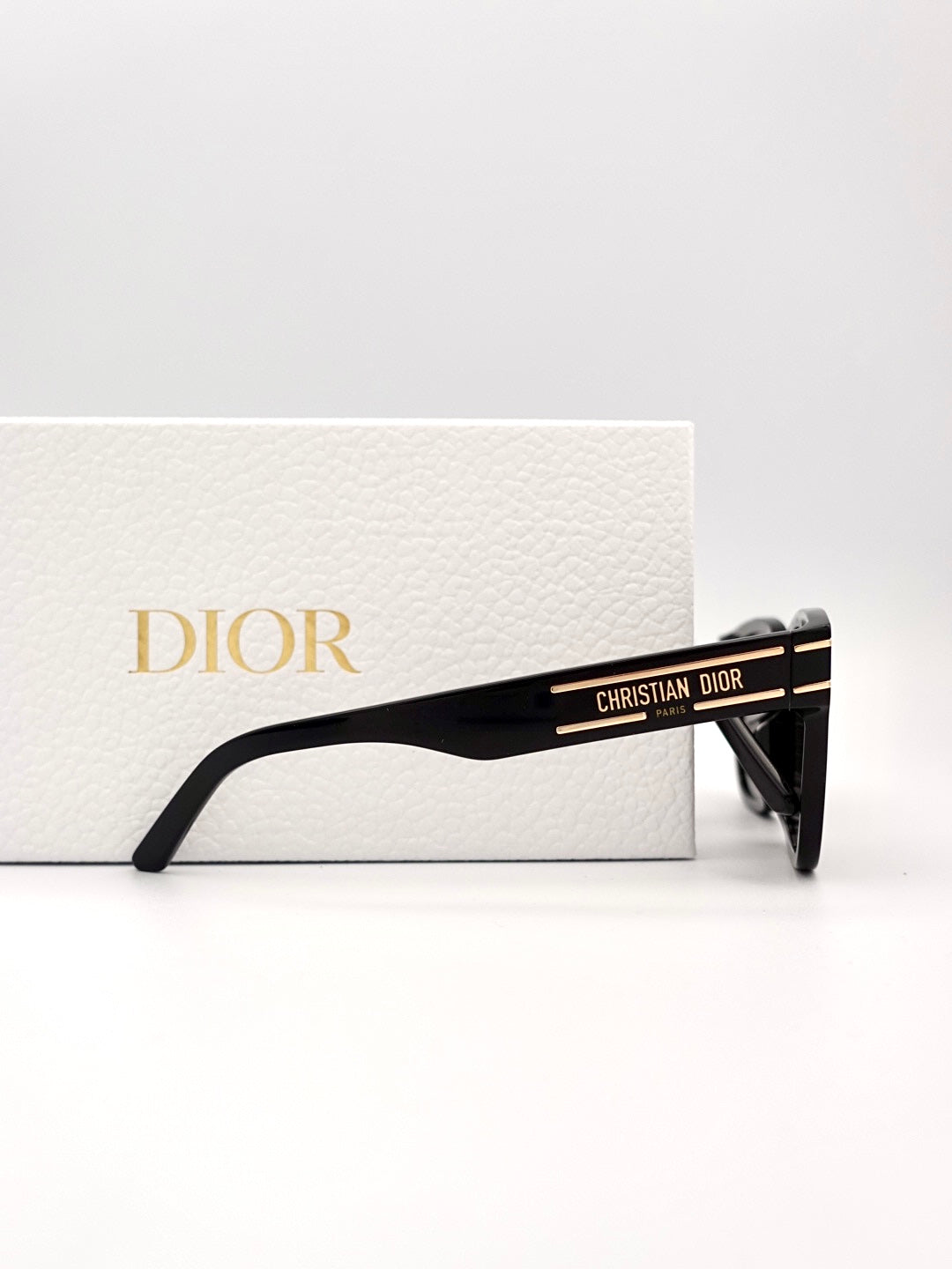 Dior DiorSignature S7F Sunglasses | Jei & Co. Optics