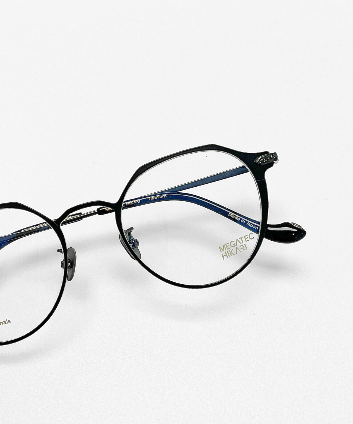 K7504 MEGATEC HIKARI Titanium Eyeglasses | Japanese Eyewear