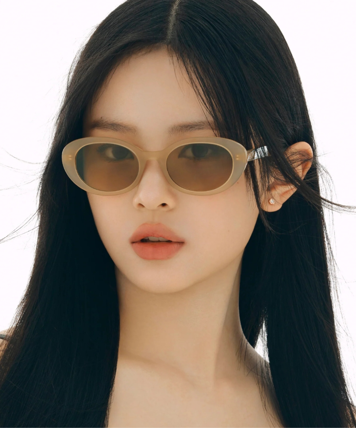 Kristen R - Carin Oval Sunglasses | Korean Eyewear | Jei & Co. Optics