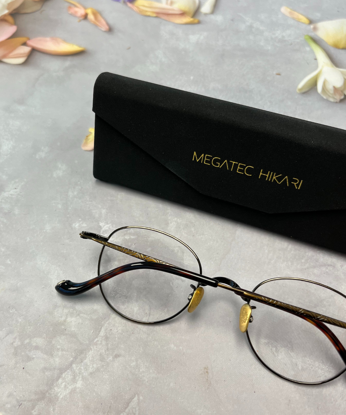 T9408 MEGATEC HIKARI Titanium Eyeglasses | Japanese Eyewear